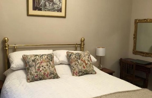 Canwick House | The Old Lodge Guest House