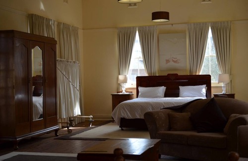 Parkes Bed & Breakfast | The Old Parkes Convent