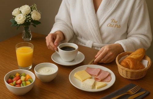 Beechingstoke Bed & Breakfast | The Old Pub - Entire Private Cellar, Sauna & Gym, King Size Bed, Self Contained Kitchenette including Continental Breakfast, Snacks and Mini Bar