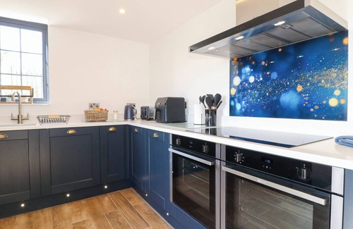 Skegby House | THE OLD PUMP HOUSE, family friendly in Kirkby-In-Ashfield