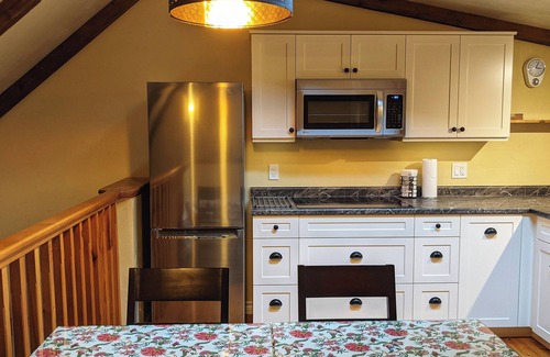 Stratford Apartment | The Old Rectory Coach House-WEST Suite downtown