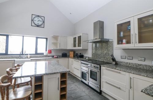 Totley House | The Old Robin Hood