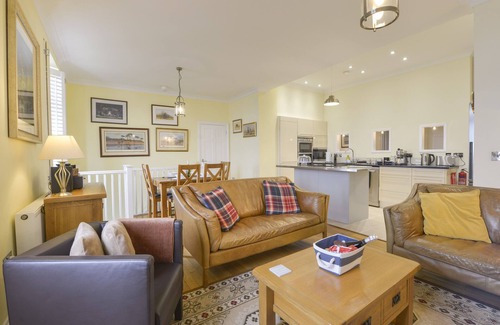 Torpoint Cottage | THE OLD SIGNAL HOUSE, pet friendly in Kingsand And Cawsand