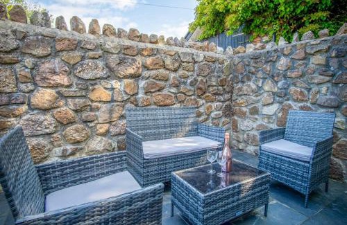 Reynoldston House | The Old Smithy - 2 Bedroom Cottage - Reynoldston