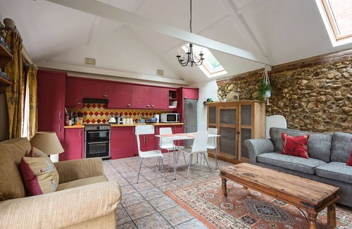 Docking Cottage | The Old Stables is a self contained detached 2 bedroom cottage.