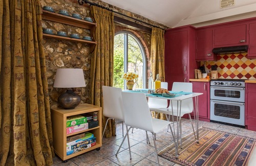 Docking Cottage | The Old Stables is a self contained detached 2 bedroom cottage.