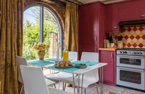 Docking Cottage | The Old Stables is a self contained detached 2 bedroom cottage.