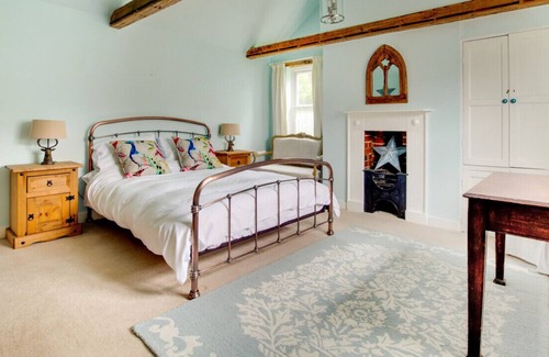 Ipswich House | The Old Stores - Three Bedroom House, Sleeps 4