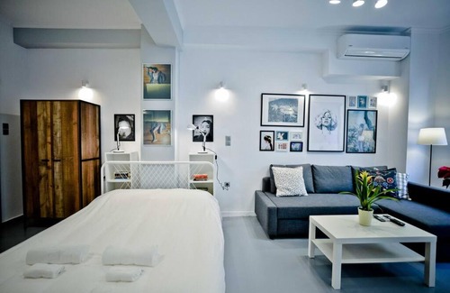 Athens City Centre Apartment | The old Tailor Factory White Room