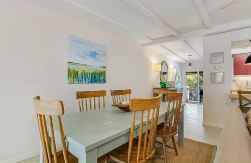 Saint Simons Island House | The Olive Shell- condo steps to the beach
