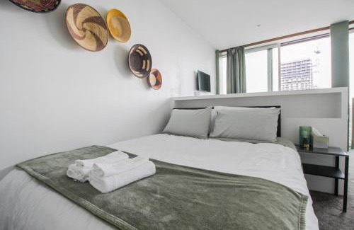 Birmingham City Centre Apartment | THE OLIVE SUITE At The Rotunda