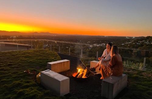 Yaroomba House | The Opal at Coolum - Mountain and Ocean Views