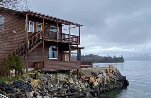 Craig House | The Orca at AlaskInn - Oceanside suite