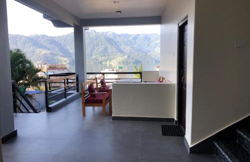 Pokhara Bed & Breakfast | The Orchards - 果园