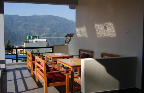 Pokhara Bed & Breakfast | The Orchards - 果园