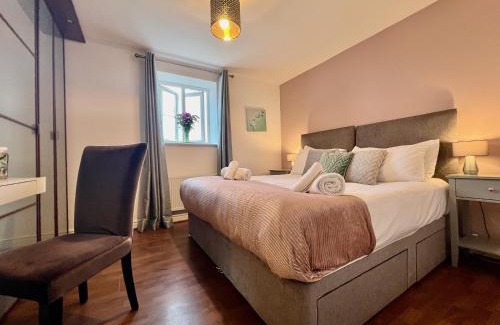 Beeston Apartment | The Orchid-Central Beeston-Private Apartment-SmartTV-Free Wi-Fi-Tram-Parking