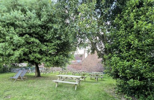 Castle Acre Bed & Breakfast | The Ostrich Pub