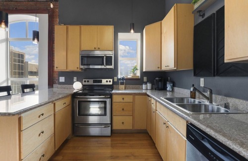 Great Falls Apartment | The Overlook: Downtown Cory Block Apartment