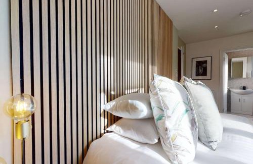 Oxford Cabin | The Oxford Lodge - Ensuite Rooms