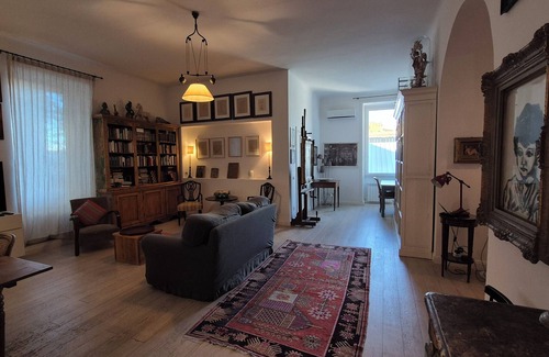 Esquilino Apartment | The Painter's house, big artsy house in the center of Rome