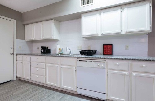 MacGregor Apartment | The Palm Flats 04! Zoo! Museums! Medical Center!