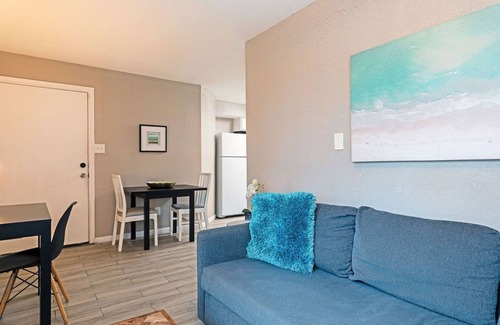 MacGregor Apartment | The Palm Flats 07! Zoo! Museums! Medical Center!