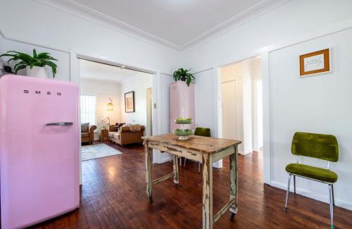 Dubbo House | The Palmer Cove - Stylish, Central