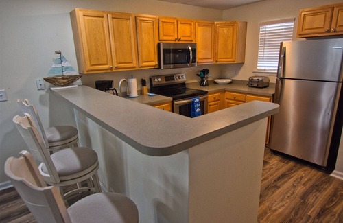 Rehoboth Beach House | The Palms * 2BR LUXURY CONDO w FREE POOL ACCESS - Sleeps 7