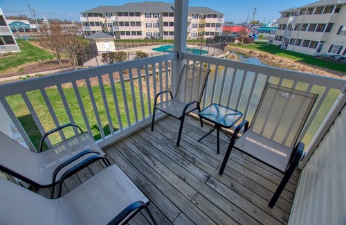 Rehoboth Beach House | The Palms * 2BR LUXURY CONDO w FREE POOL ACCESS - Sleeps 7