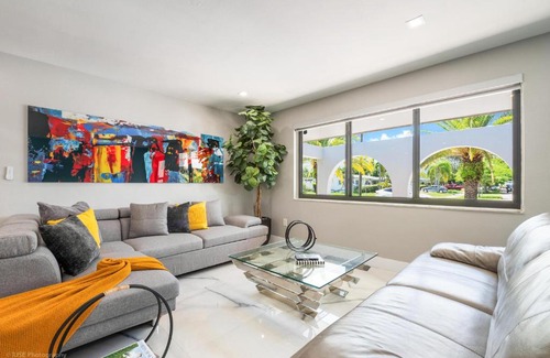 Cutler Bay House | The Palms/Big Pool/Foosball/Pool Table