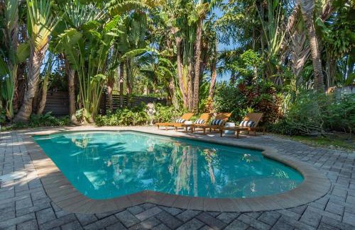 Flamingo Parks House | The Palms Cottage Private Pool, Downtown, Beach, CityPlace