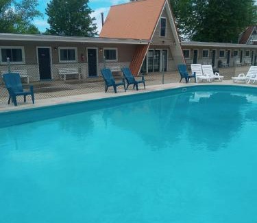 Geneva-on-the-Lake Hotel | The Palms Motel
