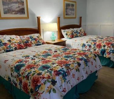 Geneva-on-the-Lake Hotel | The Palms Motel