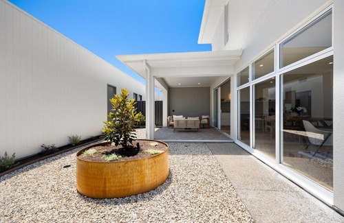 Glenelg North Apartment | The Palmstone Collective - 4BR, Wifi, Parking