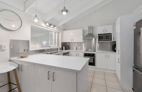Sandstone Point House | The Pandanus Retreat