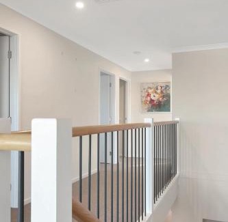 Portarlington Villa | The panorama retreat- sleeps 12, aircon, brand new, great multifamily stay, beach, wineries, golf