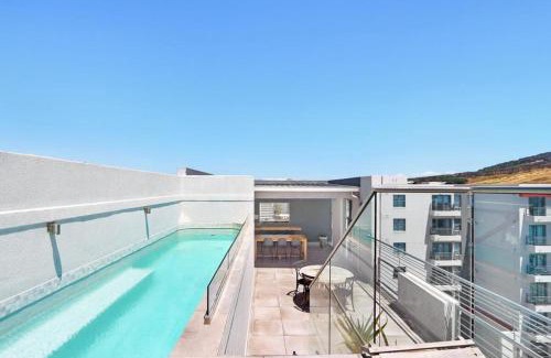 Observatory Apartment | The Paragon KAHLÚA Modern Open Plan Centrally Located