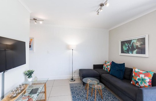 Observatory Apartment | The Paragon Urbane CENTRALLY LOCATED, MODERN COMFORTS