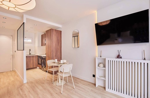 Quartier de la Roquette Apartment | THE Parisian Suite/Pere Lachaise