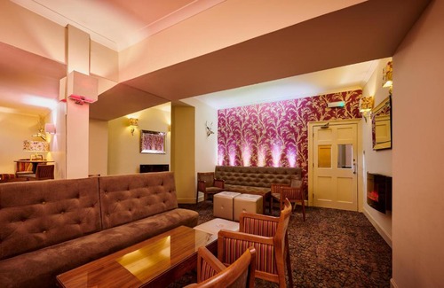 Perth Hotel | The Parklands Hotel