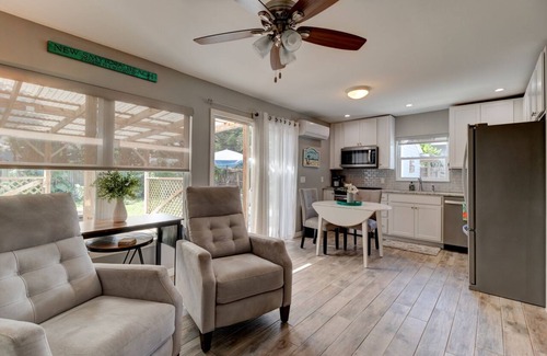 Horton Shores House | The Peaceful Palm in Central Beach
