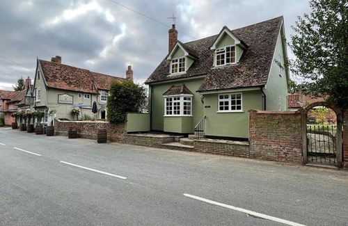 Chelsworth Hotel | The Peacock Inn