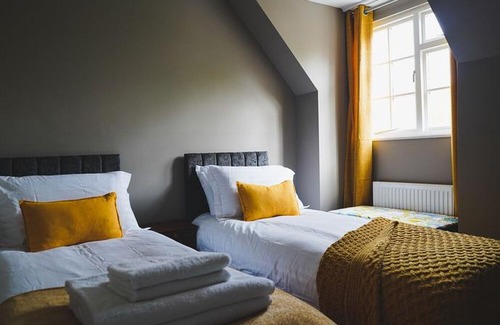 Chelsworth Hotel | The Peacock Inn
