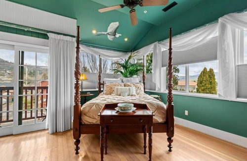 Historic Railroad District Hotel | The Peerless Hotel | Honeymoon Suite #7 | Private Jacuzzi | Mountain Views