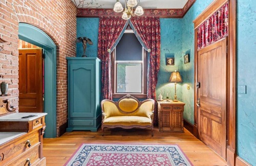 Historic Railroad District Hotel | The Peerless Hotel | Signature ADA Room #1 | Artist`s Abode