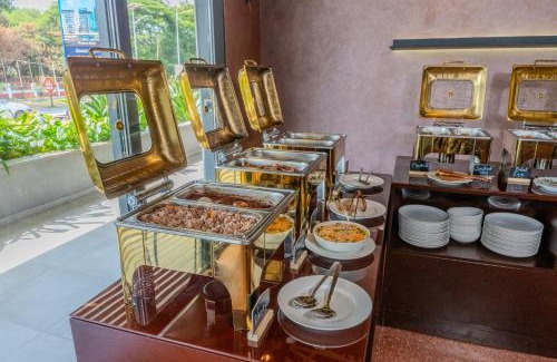Cantonments Hotel | The Pelican Hotel Cantonments Accra