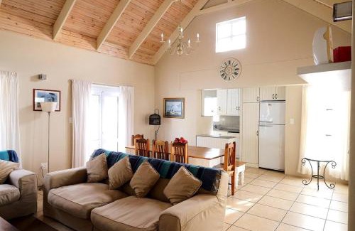 Langebaan House | The Pelican - Stunning 3-Bedroom Holiday Home in Langebaan