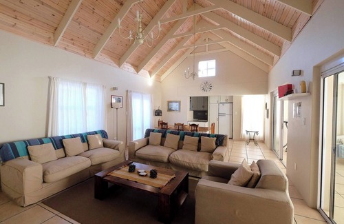 Langebaan House | The Pelican - Stunning 3-Bedroom Holiday Home in Langebaan
