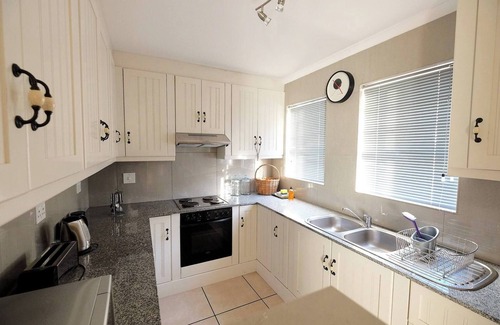 Langebaan House | The Pelican - Stunning 3-Bedroom Holiday Home in Langebaan