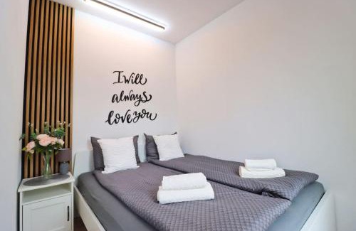 Smichov Apartment | The Peony Apartment in Smichov, Prague 5